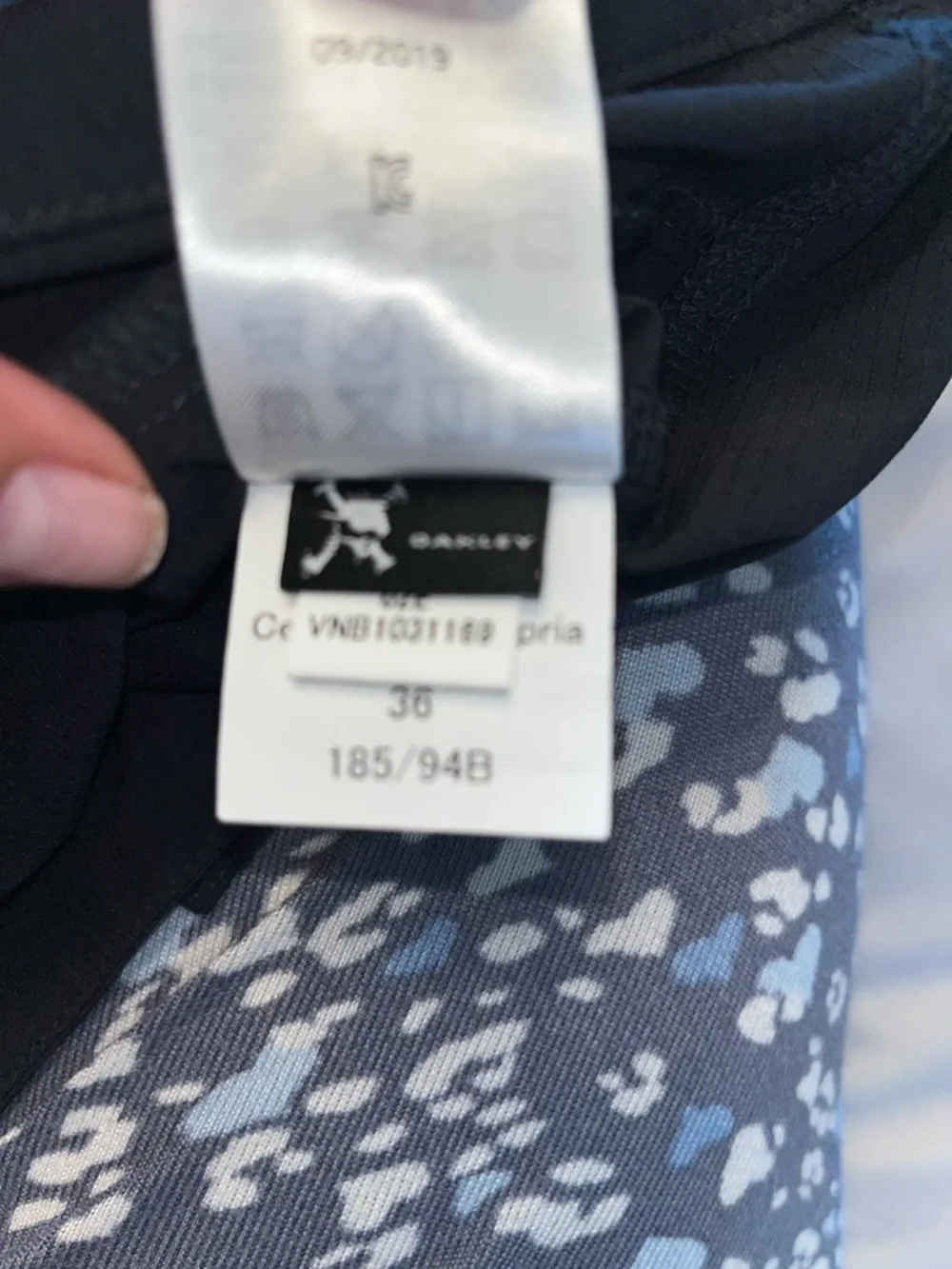 Oakley Men's Dark Navy Cargo Pants with Side Pockets